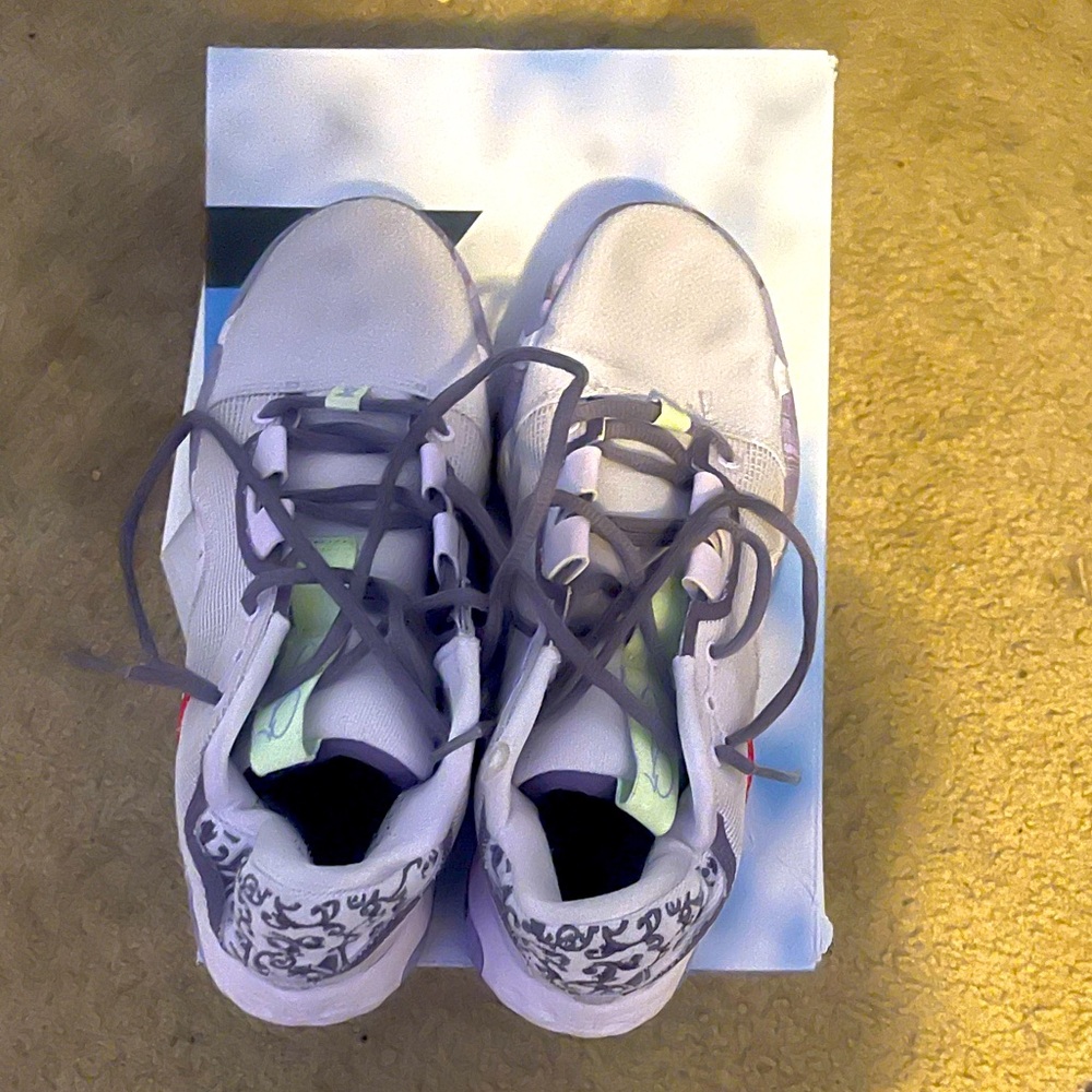 Nike pg6 Paulette size 8